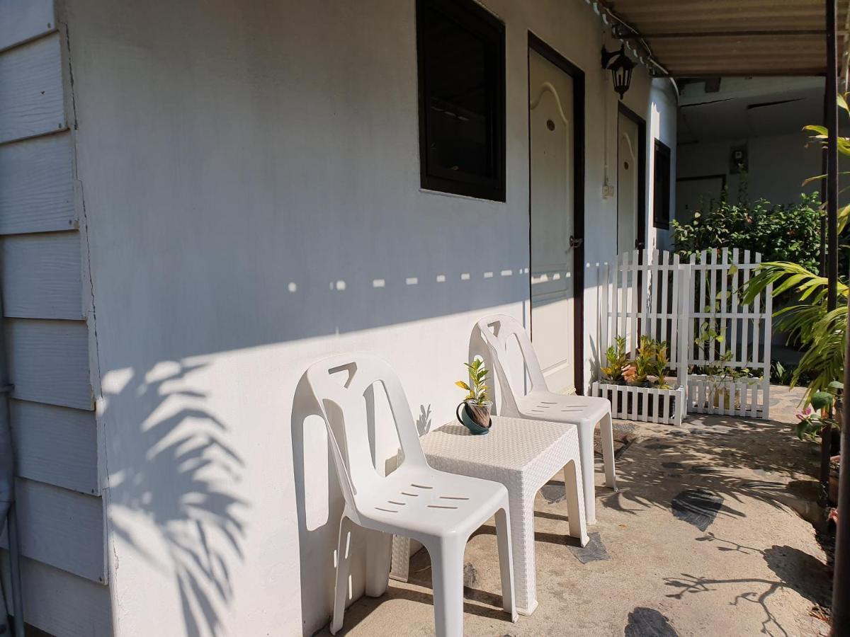 P.California Inter Hostel Nang Rong Esterno foto