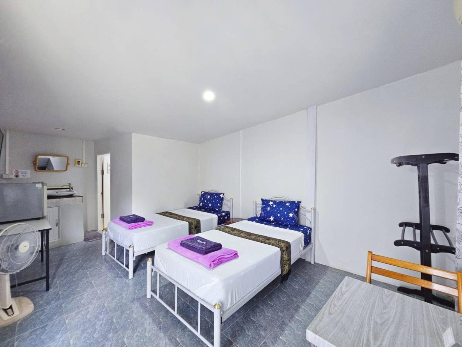 P.California Inter Hostel Nang Rong Esterno foto