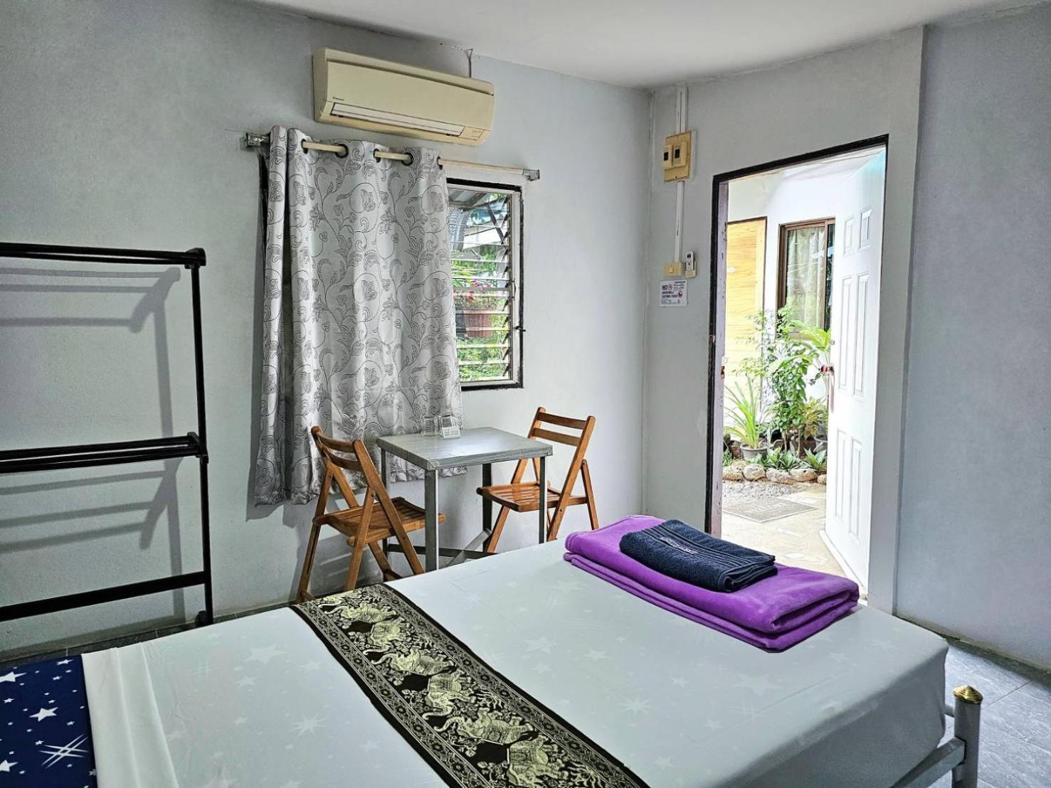 P.California Inter Hostel Nang Rong Esterno foto