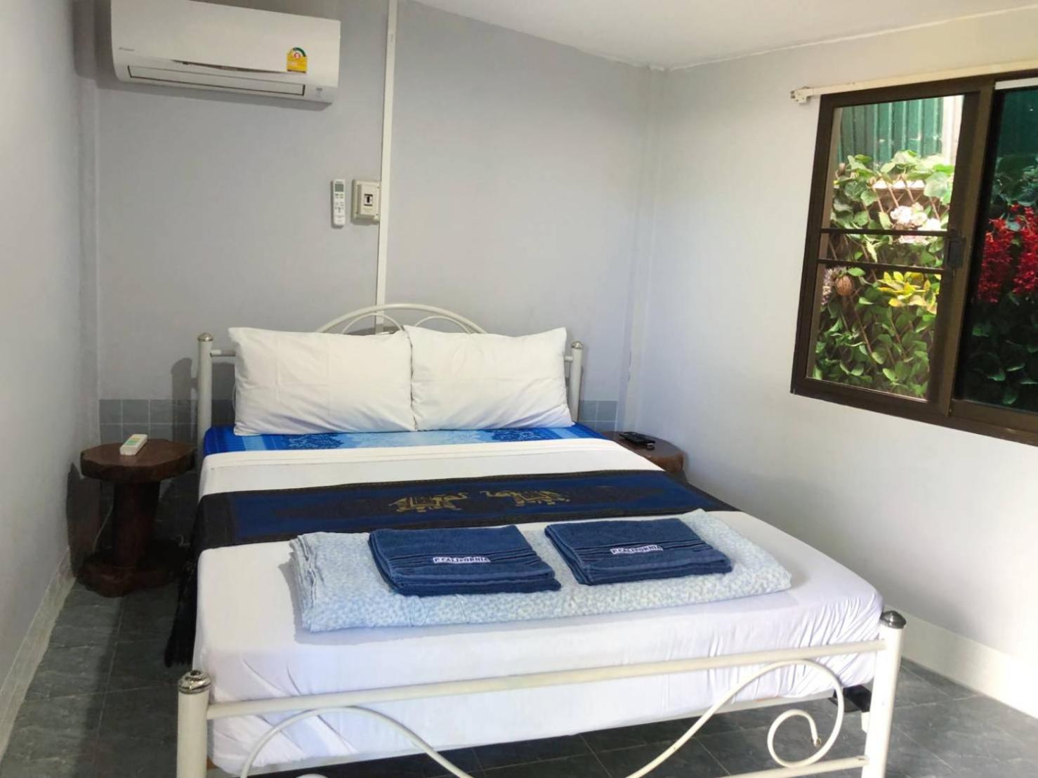 P.California Inter Hostel Nang Rong Esterno foto