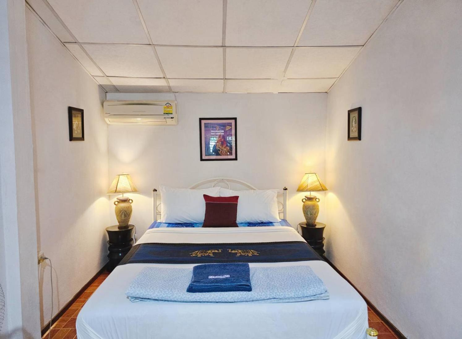 P.California Inter Hostel Nang Rong Esterno foto