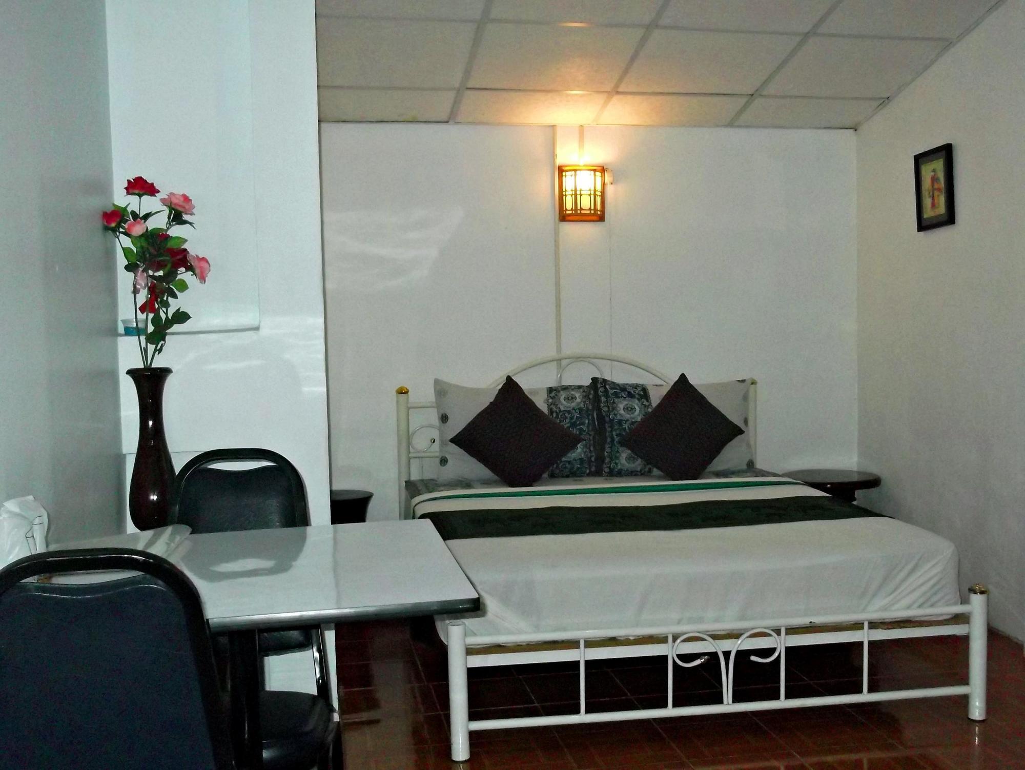P.California Inter Hostel Nang Rong Esterno foto
