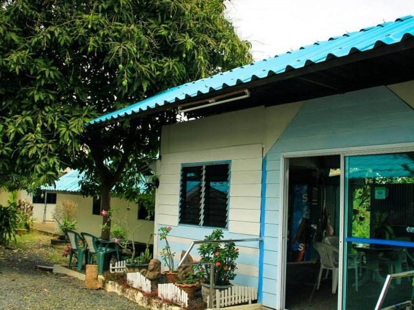 P.California Inter Hostel Nang Rong Esterno foto