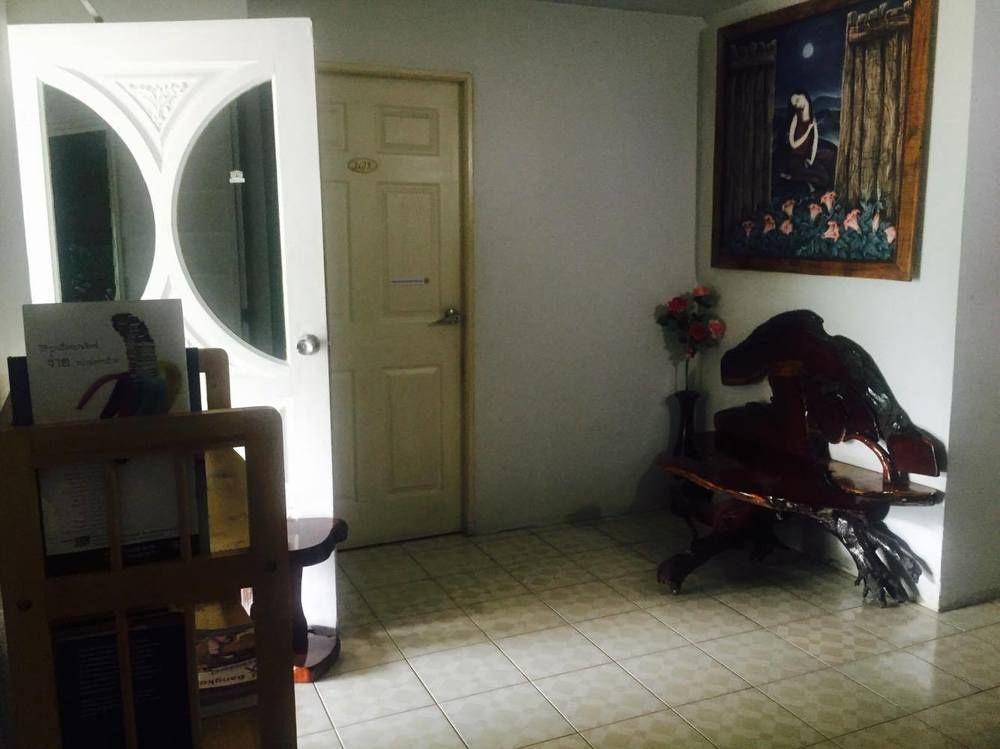 P.California Inter Hostel Nang Rong Esterno foto
