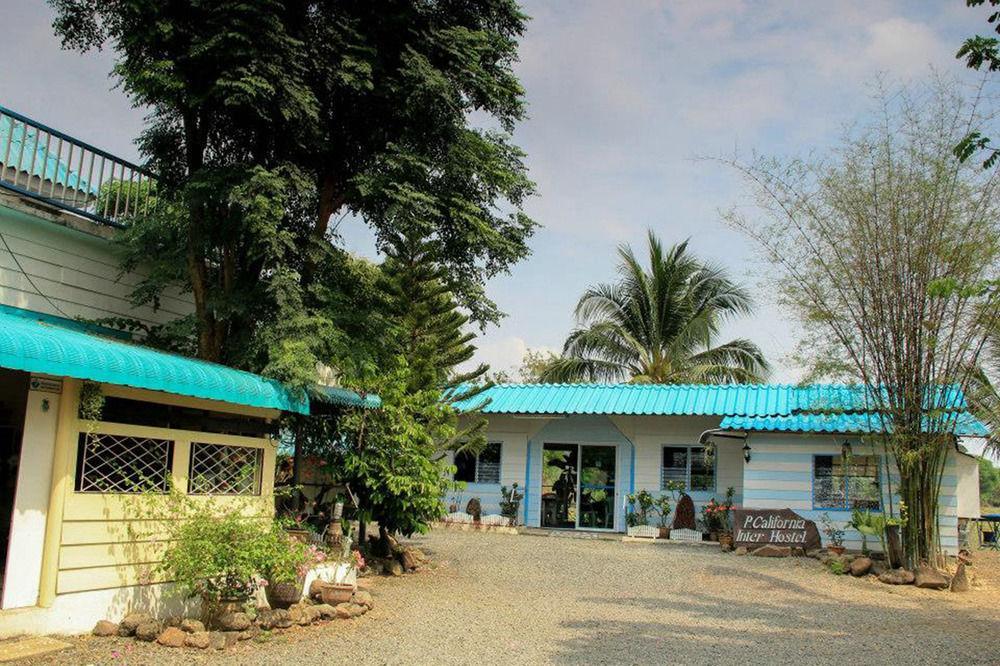 P.California Inter Hostel Nang Rong Esterno foto