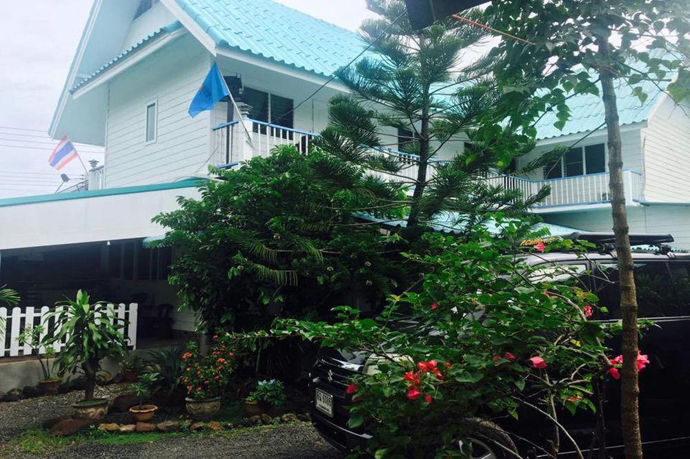 P.California Inter Hostel Nang Rong Esterno foto
