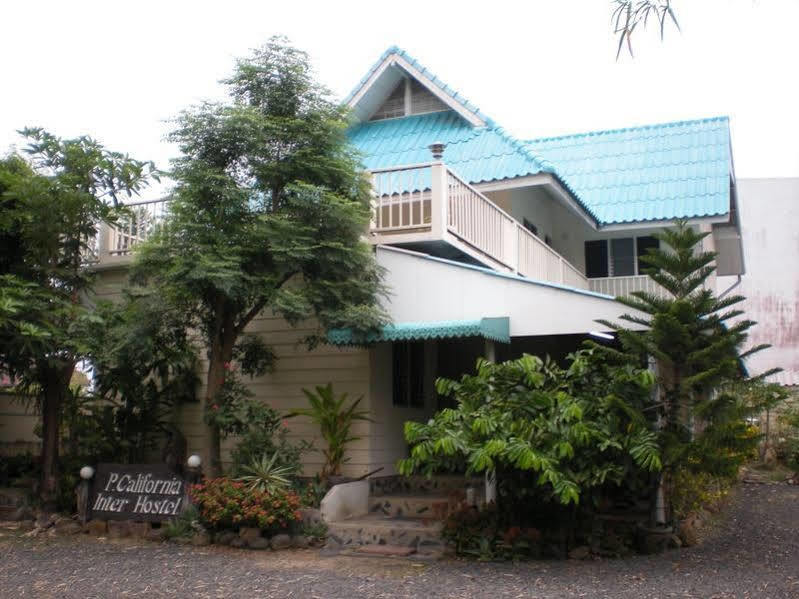 P.California Inter Hostel Nang Rong Esterno foto