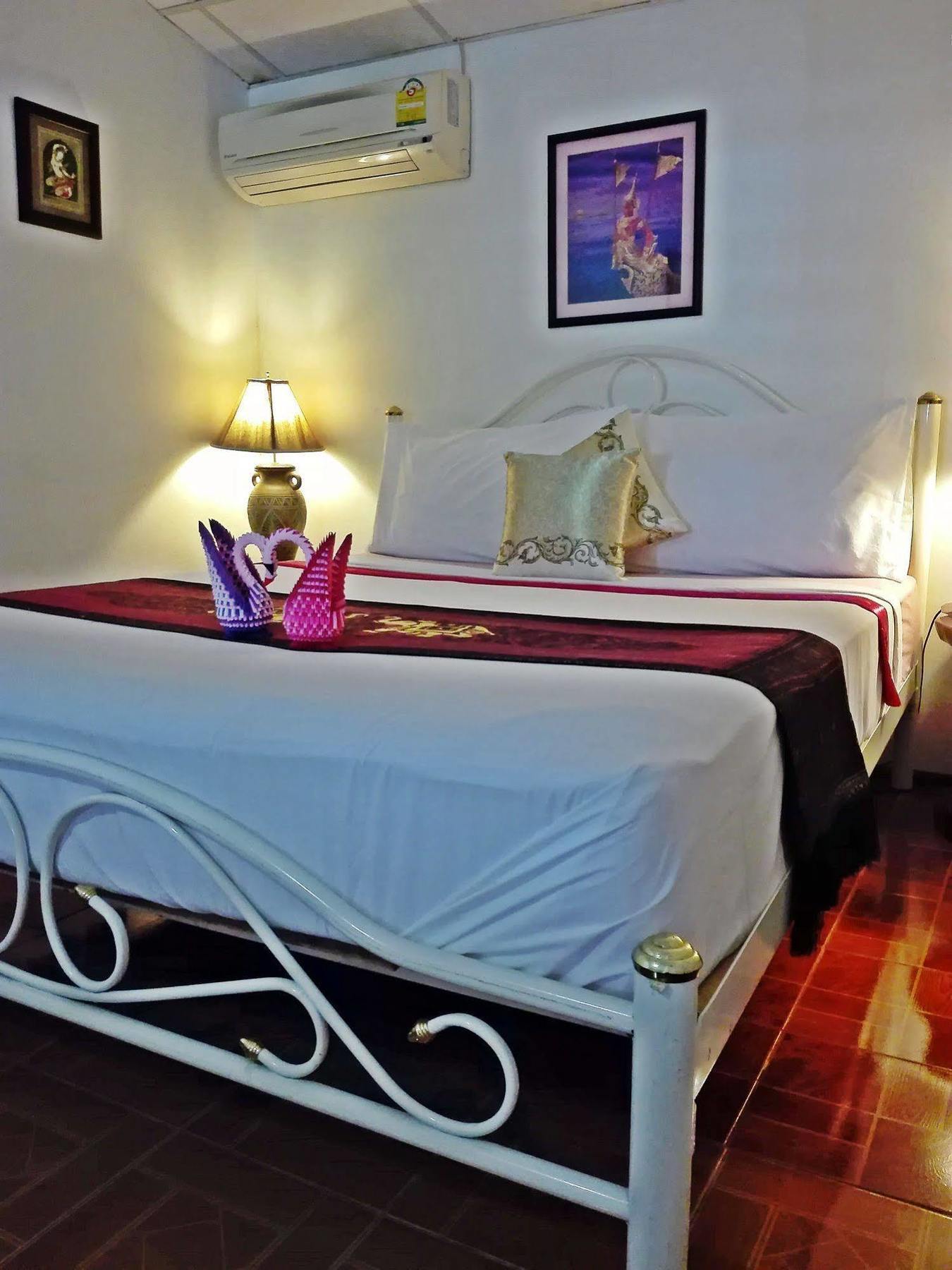 P.California Inter Hostel Nang Rong Esterno foto