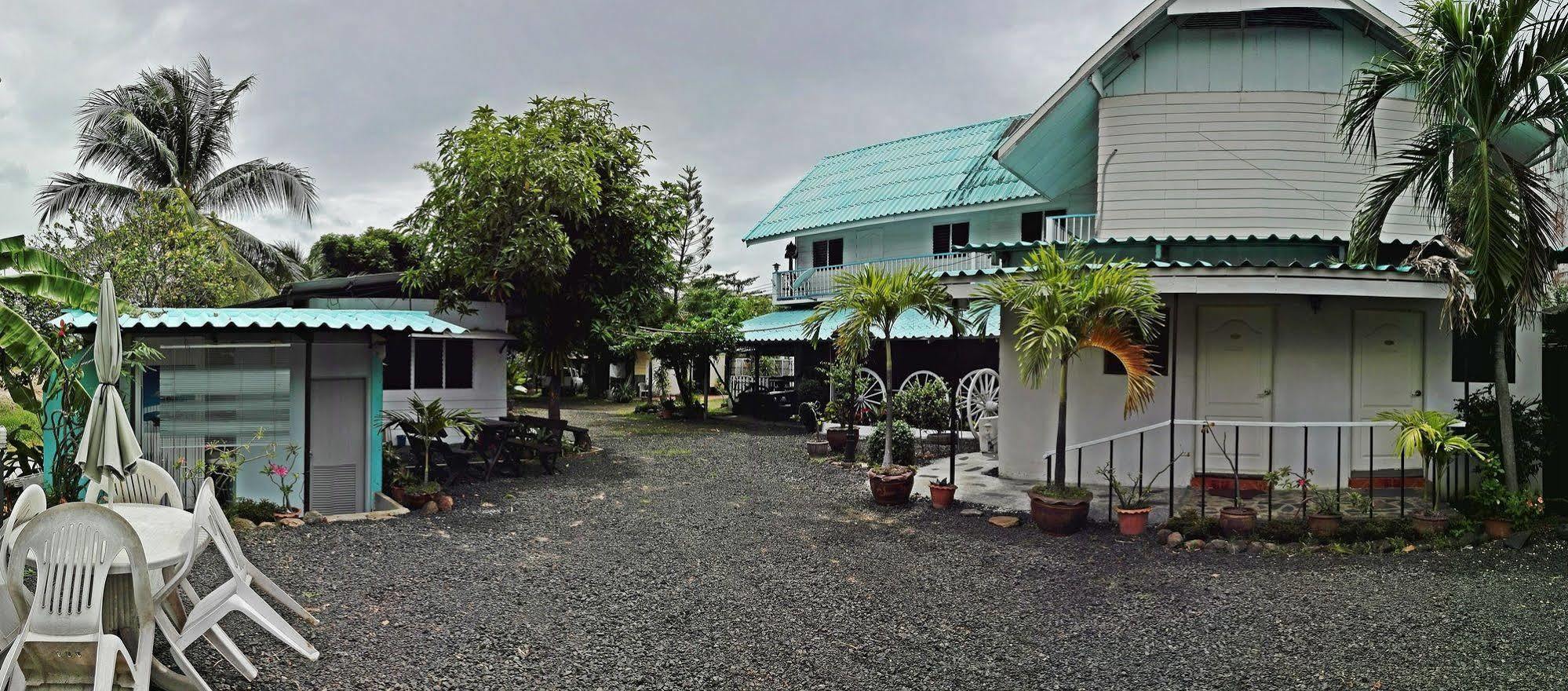 P.California Inter Hostel Nang Rong Esterno foto
